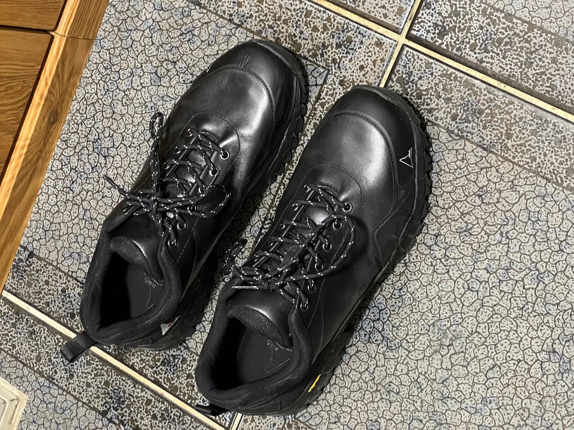 로아 블랙 닐 스니커즈 44 상품이미지1