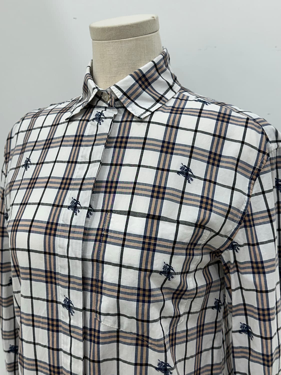 버버리 여성 자수 체크 남방 상품이미지7