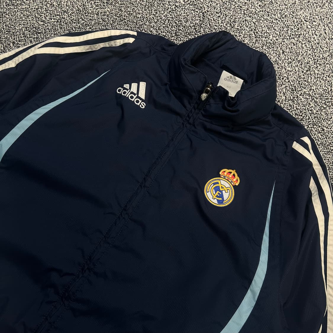아디다스 레알 마드리드 네이비 바람막이 상품이미지2