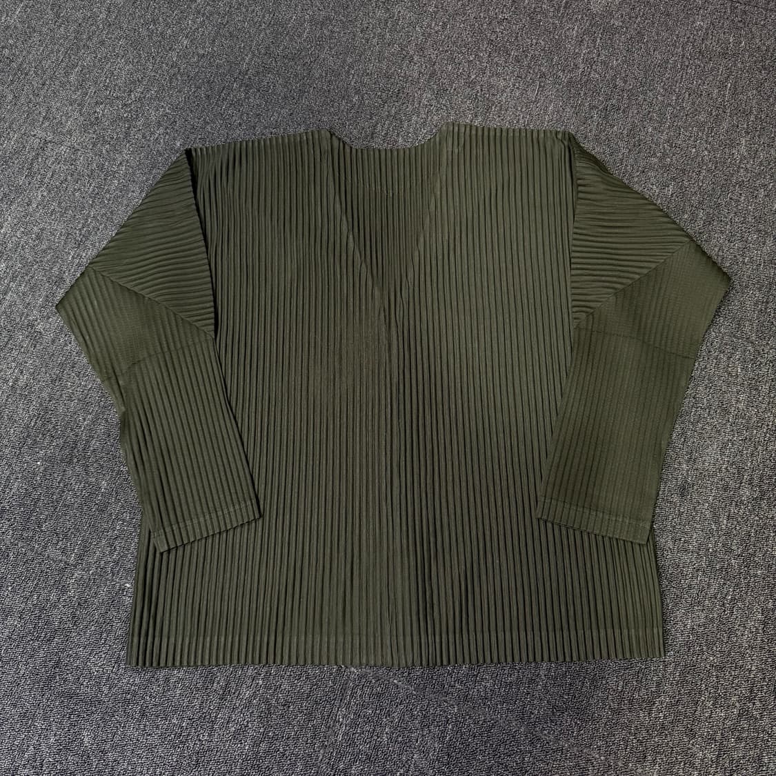 옴므플리세 카키 가디건 상품이미지4