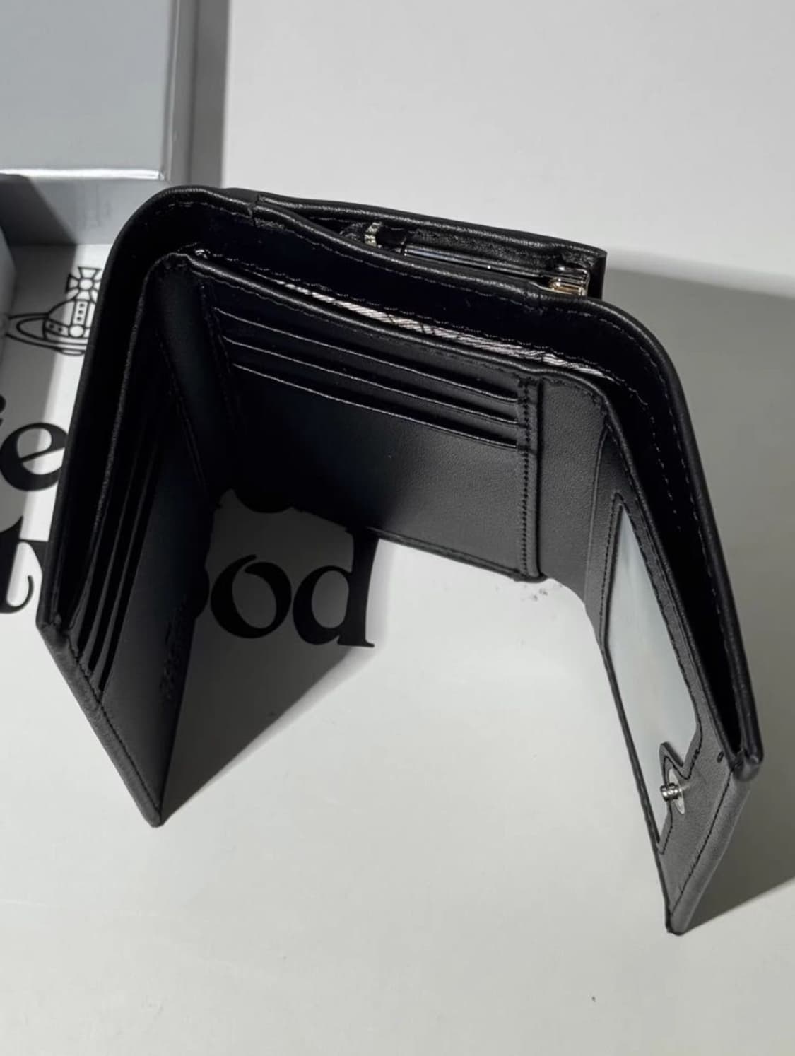 비비안웨스트우드 아카이브 은장 orb 블랙 레더 하프월렛 반지갑 상품이미지4