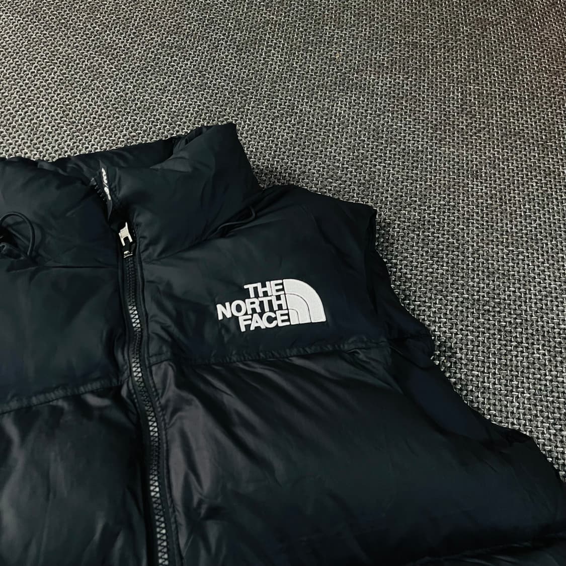 노스페이스 에코 구스다운 패딩 베스트 블랙 상품이미지3