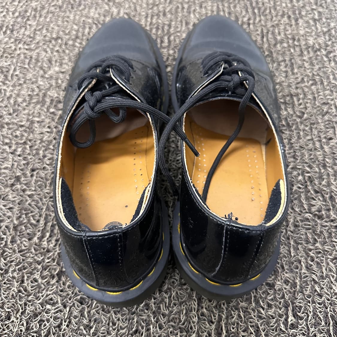 닥터마틴 유광 페이턴트 블랙 250사이즈 상품이미지4