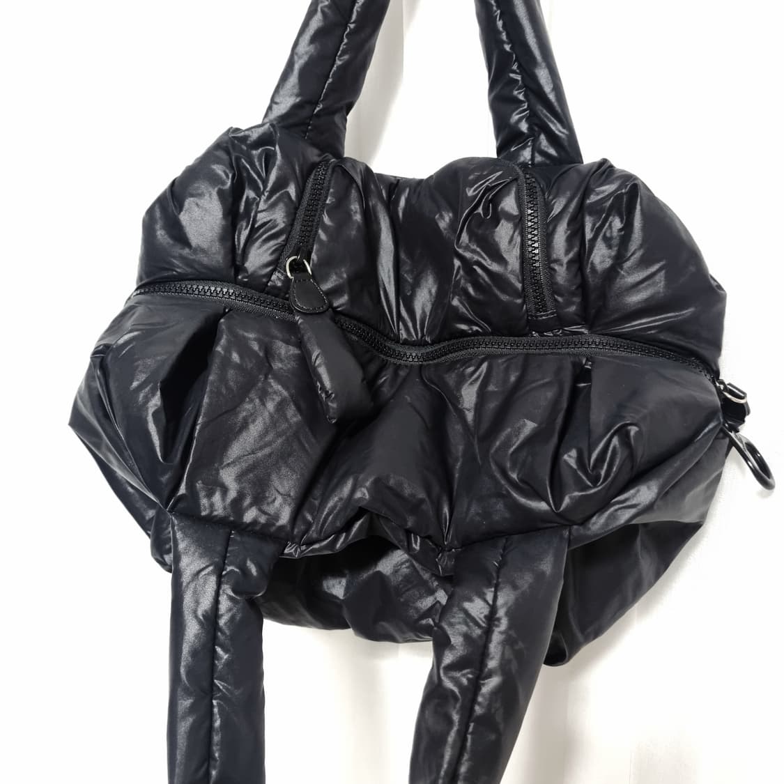 씨바이끌로에 나일론 패딩백 조이라이더 토트백 블랙 상품이미지3