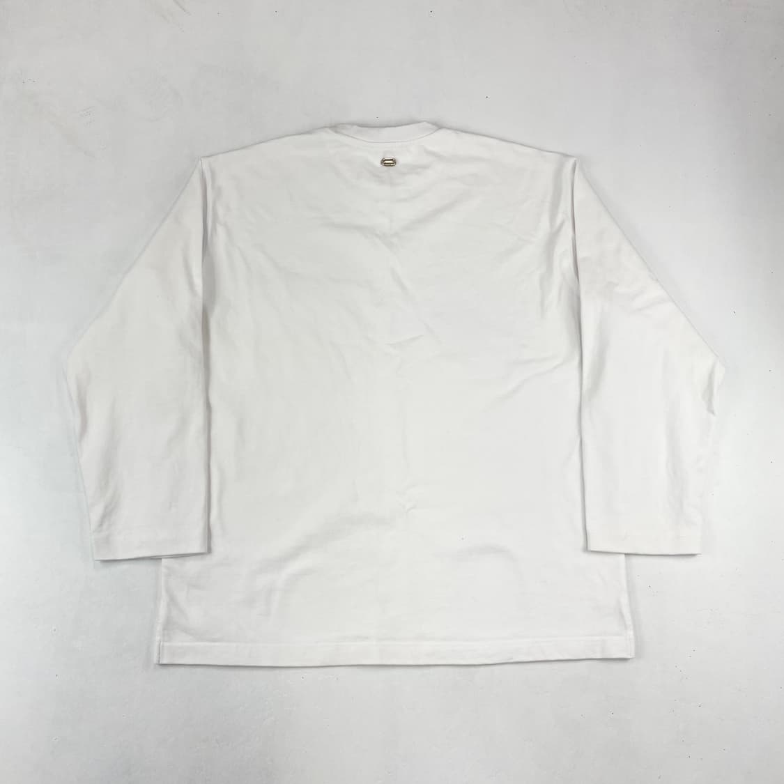 우영미 솔리드 옴므 포켓 화이트 롱 슬리브 (105) 상품이미지2