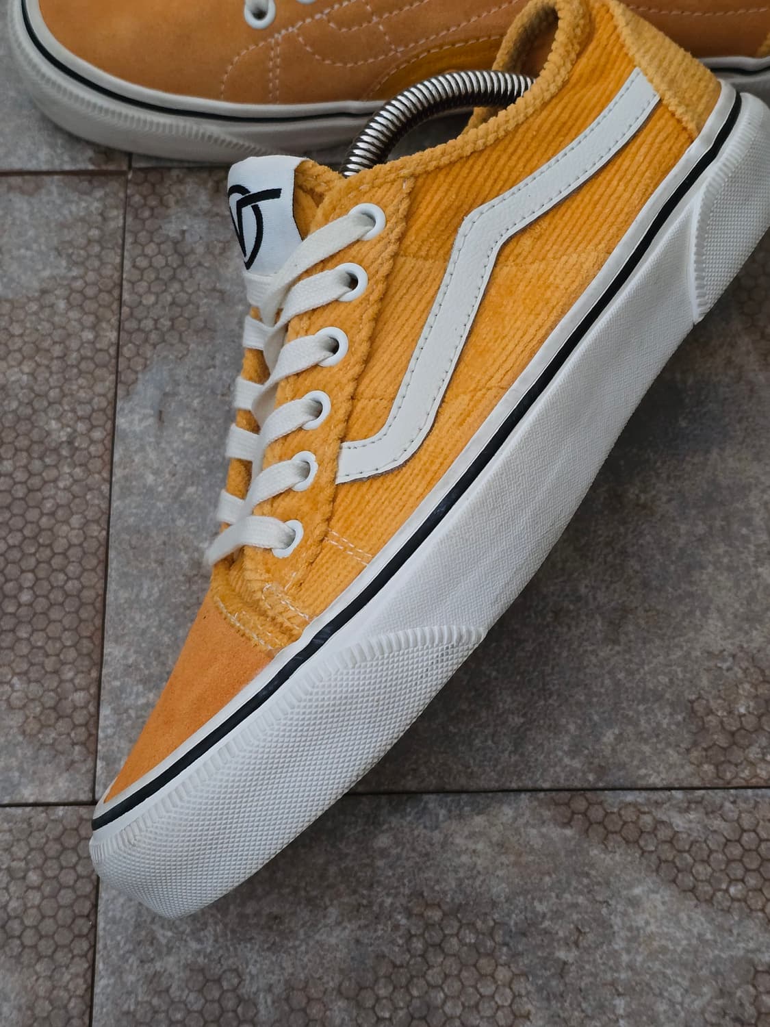 (245)반스 베스 엔아이 코듀로이 카드뮴 옐로우 상품이미지3