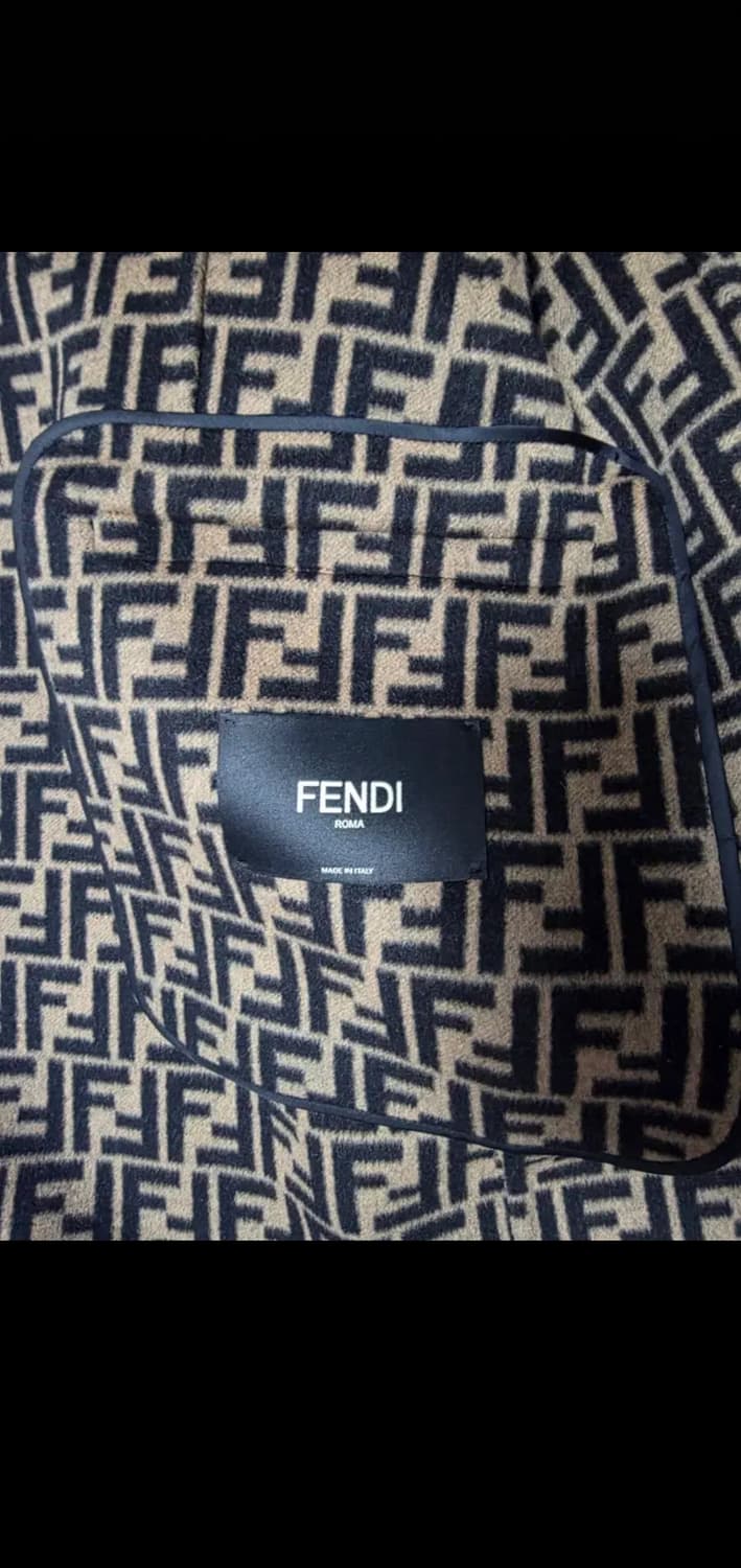 펜디 로고 코트 상품이미지3