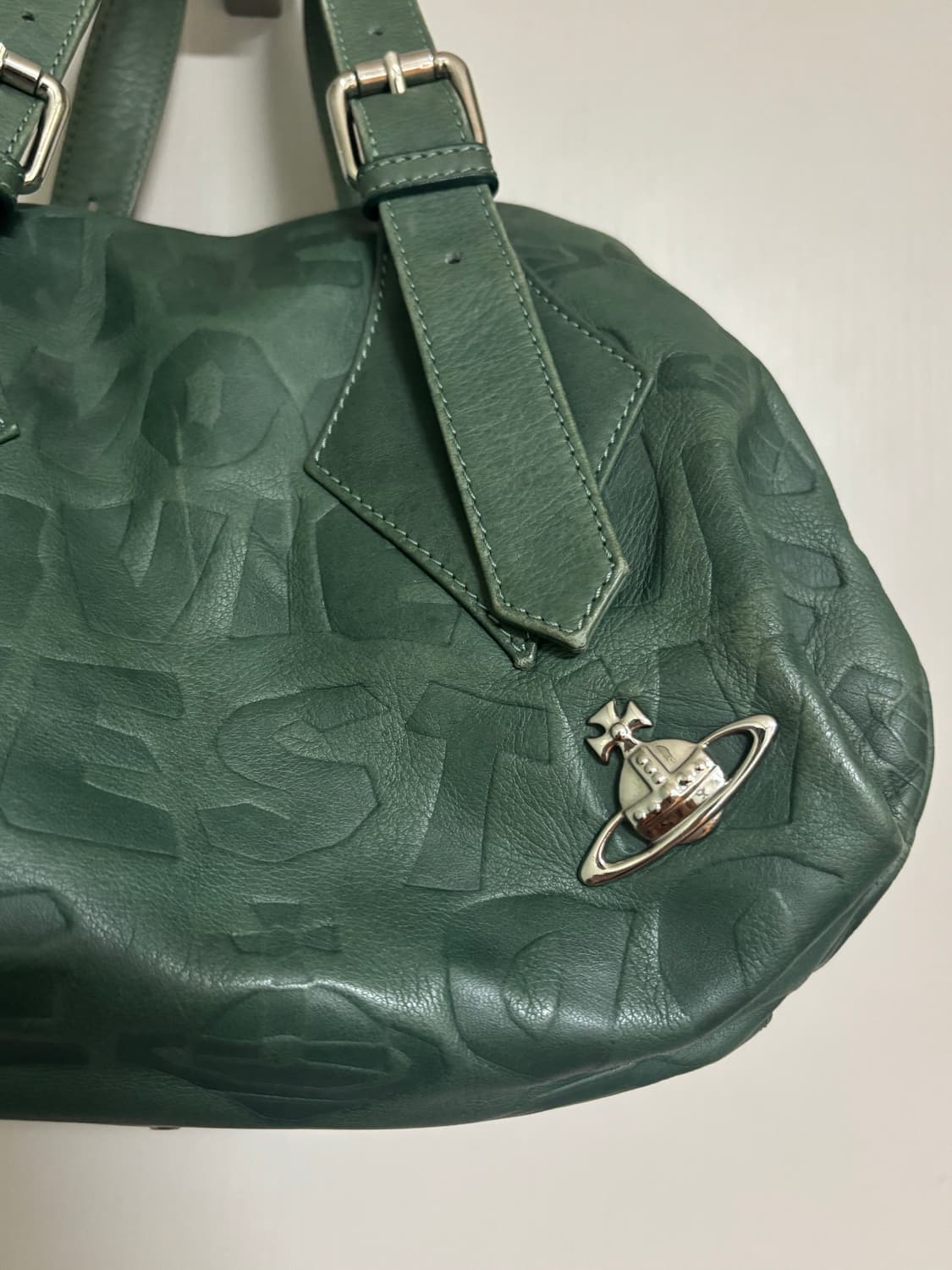 비비안 웨스트우드 orb 레터링 백 상품이미지2