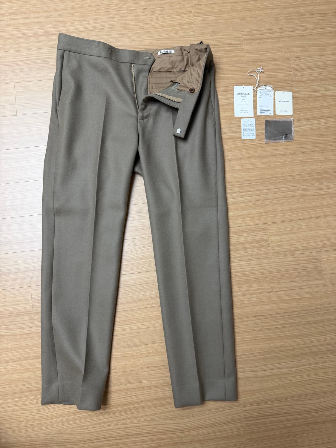 오라리(Auralee) 멜튼울 슬랙스 그레이 베이지 4 상품이미지3