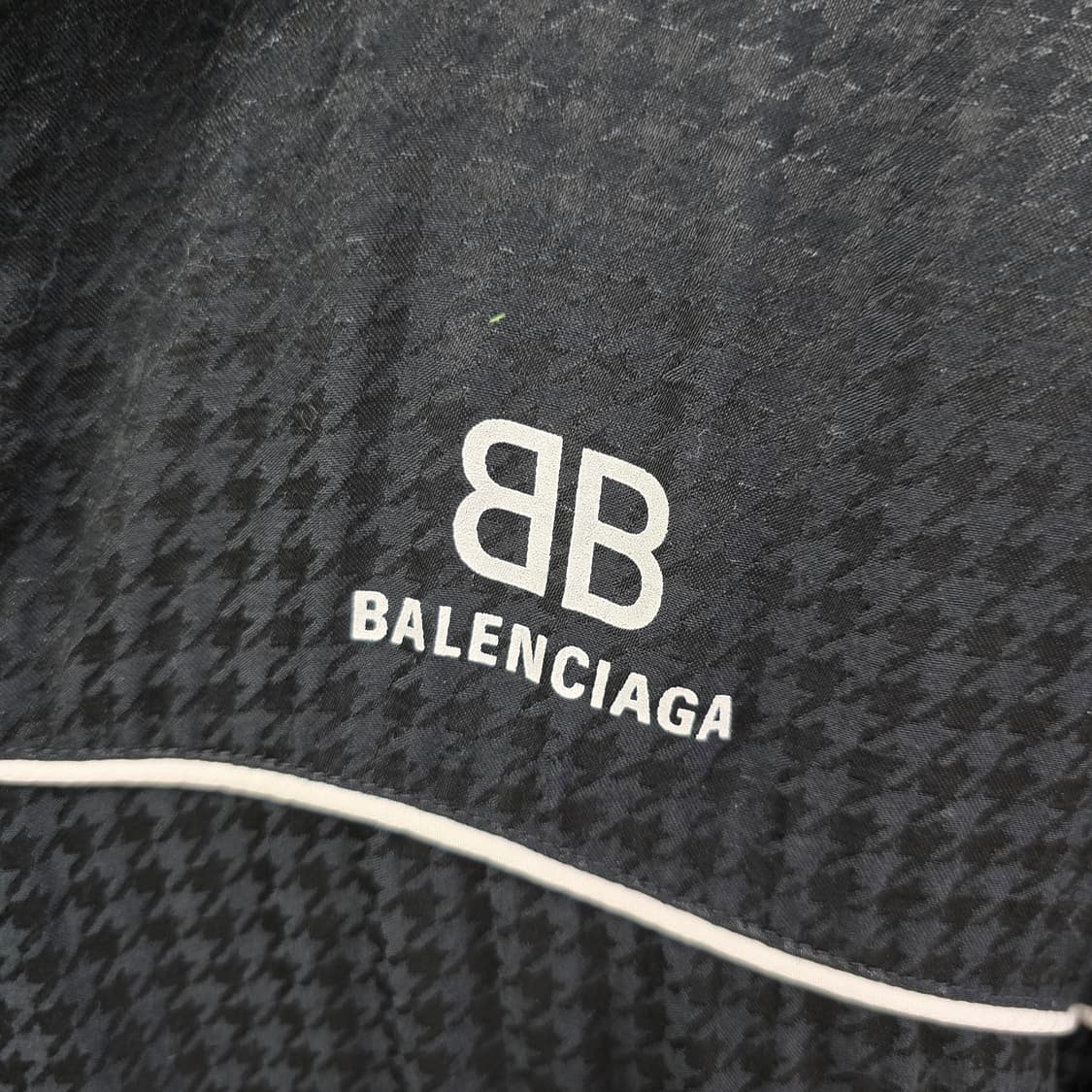 발렌시아가 하운드투스 트랙 자켓 xs사이즈 판매 상품이미지2