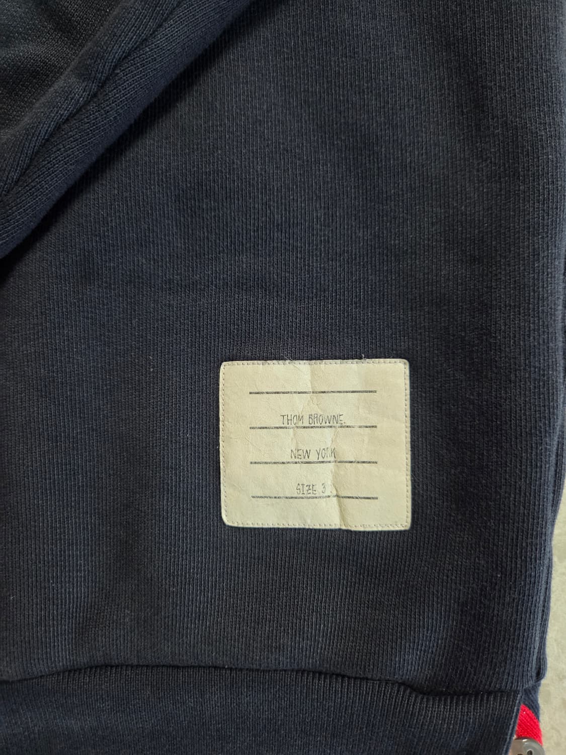 [정품] 톰브라운 백삼선 네이비 맨투맨 상품이미지4