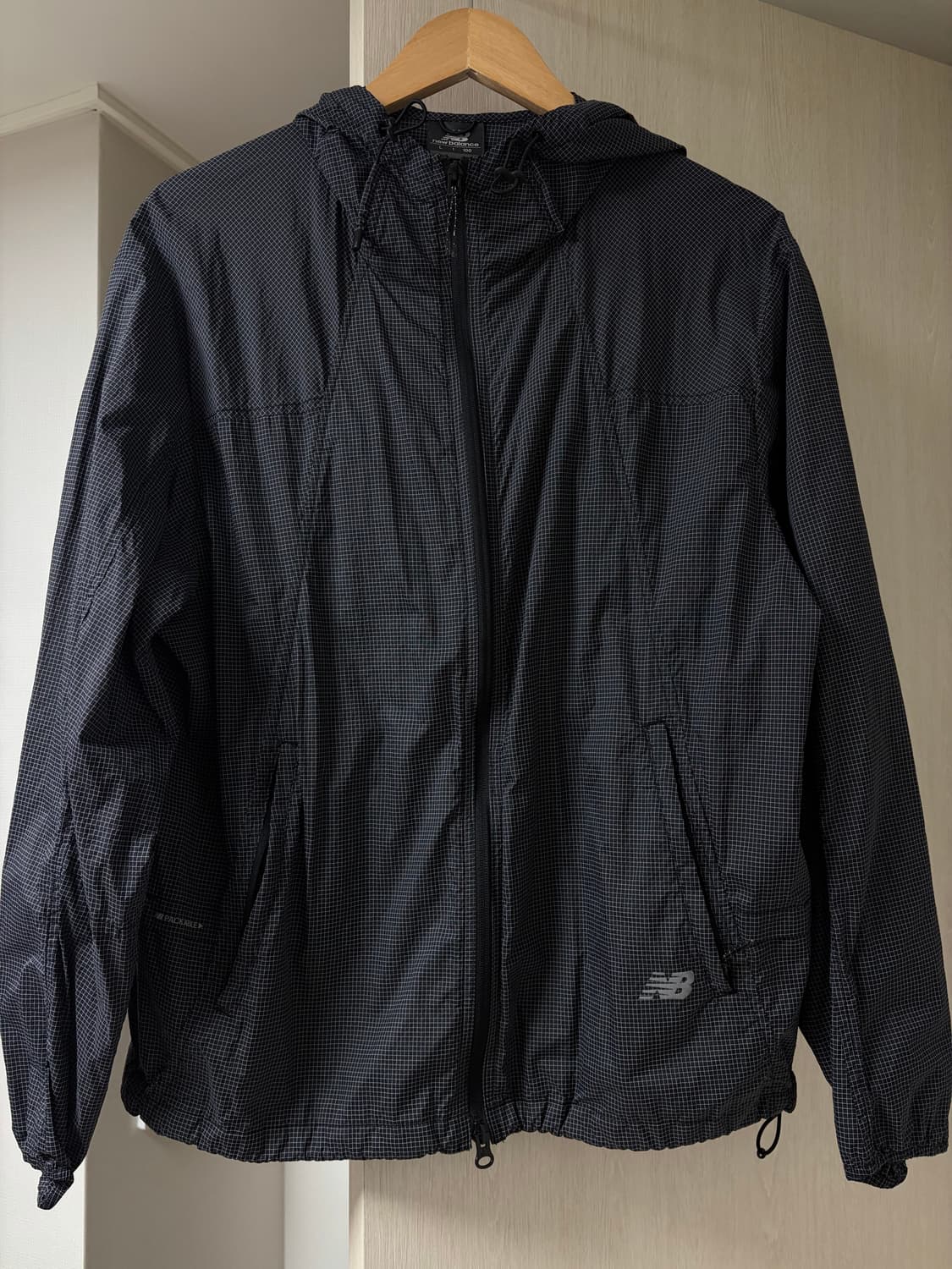 뉴발란스 러닝 경량 바람막이 L 상품이미지1