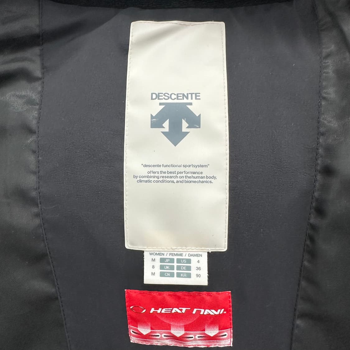 90 데상트 아우디 여자 덕다운 롱패딩 상품이미지4