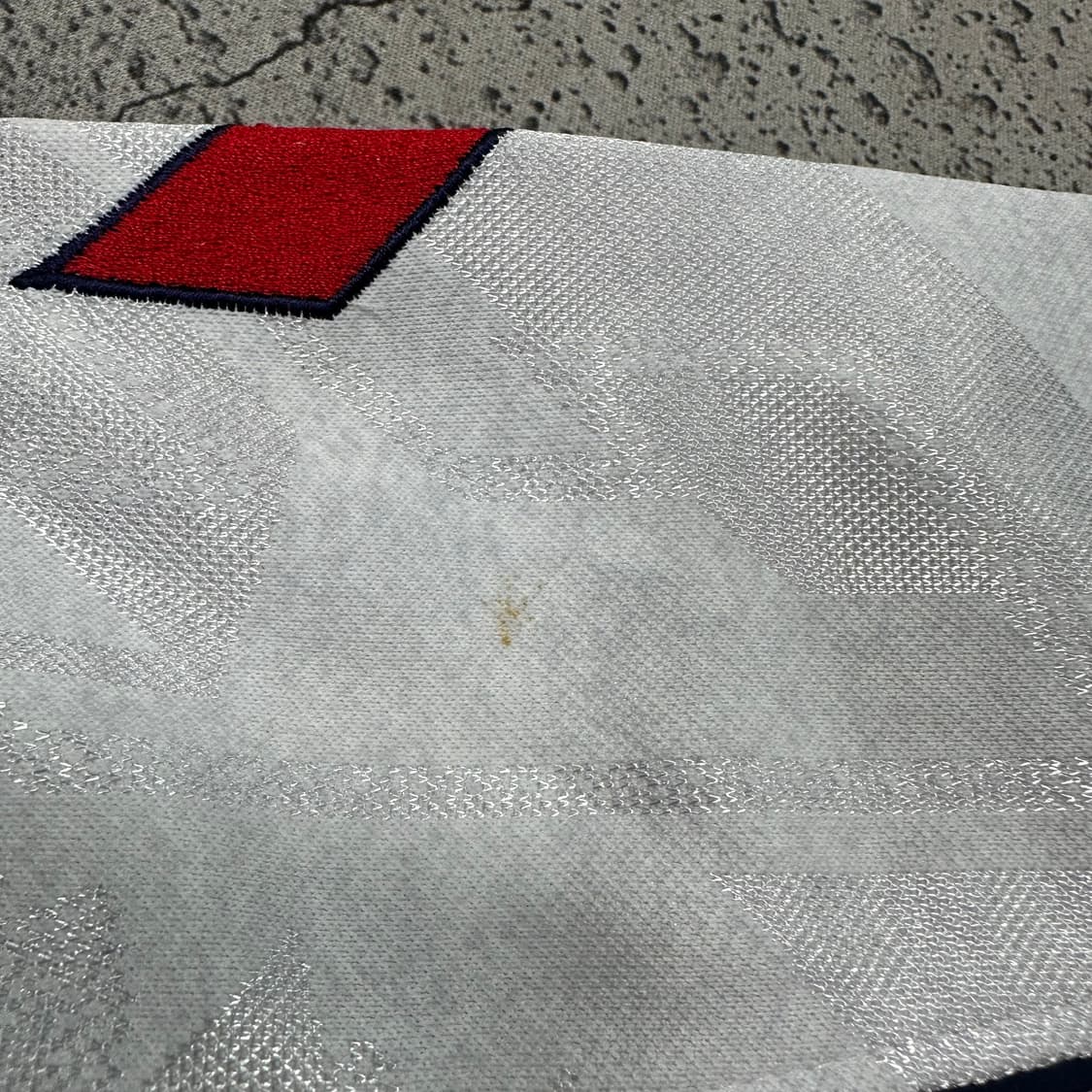 ✨ (바배) 험멜 화이트 레드 배색 맨투맨  상품이미지5