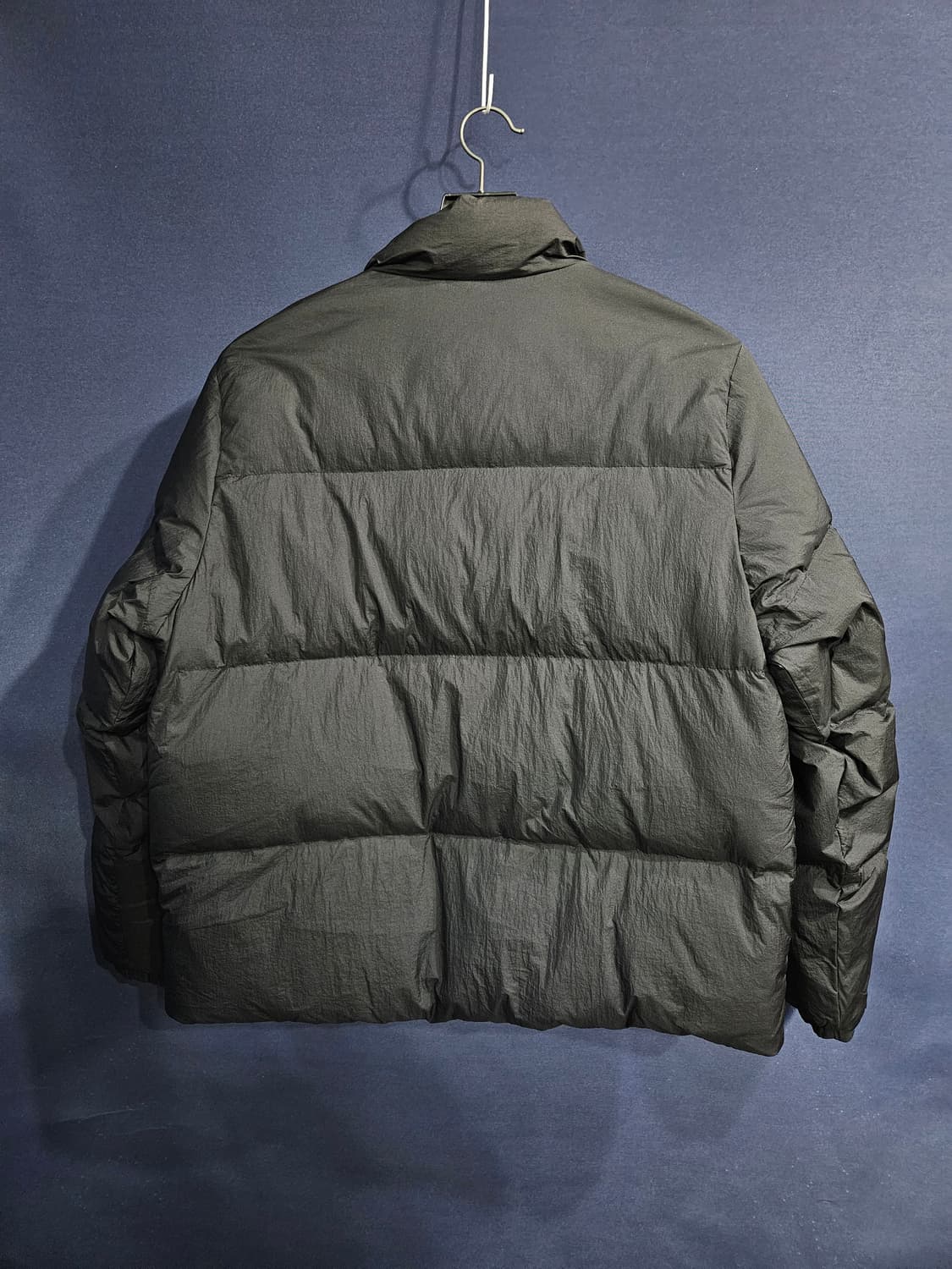 캉골 블랙컬러 남성 세미오버핏 95 덕다운 숏패딩  상품이미지2