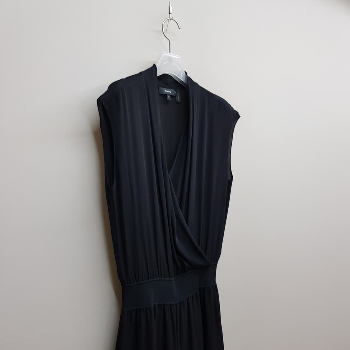 Theory 띠어리  실크 드레이프 슬리브리스 점프슈트  m사이즈 상품이미지4