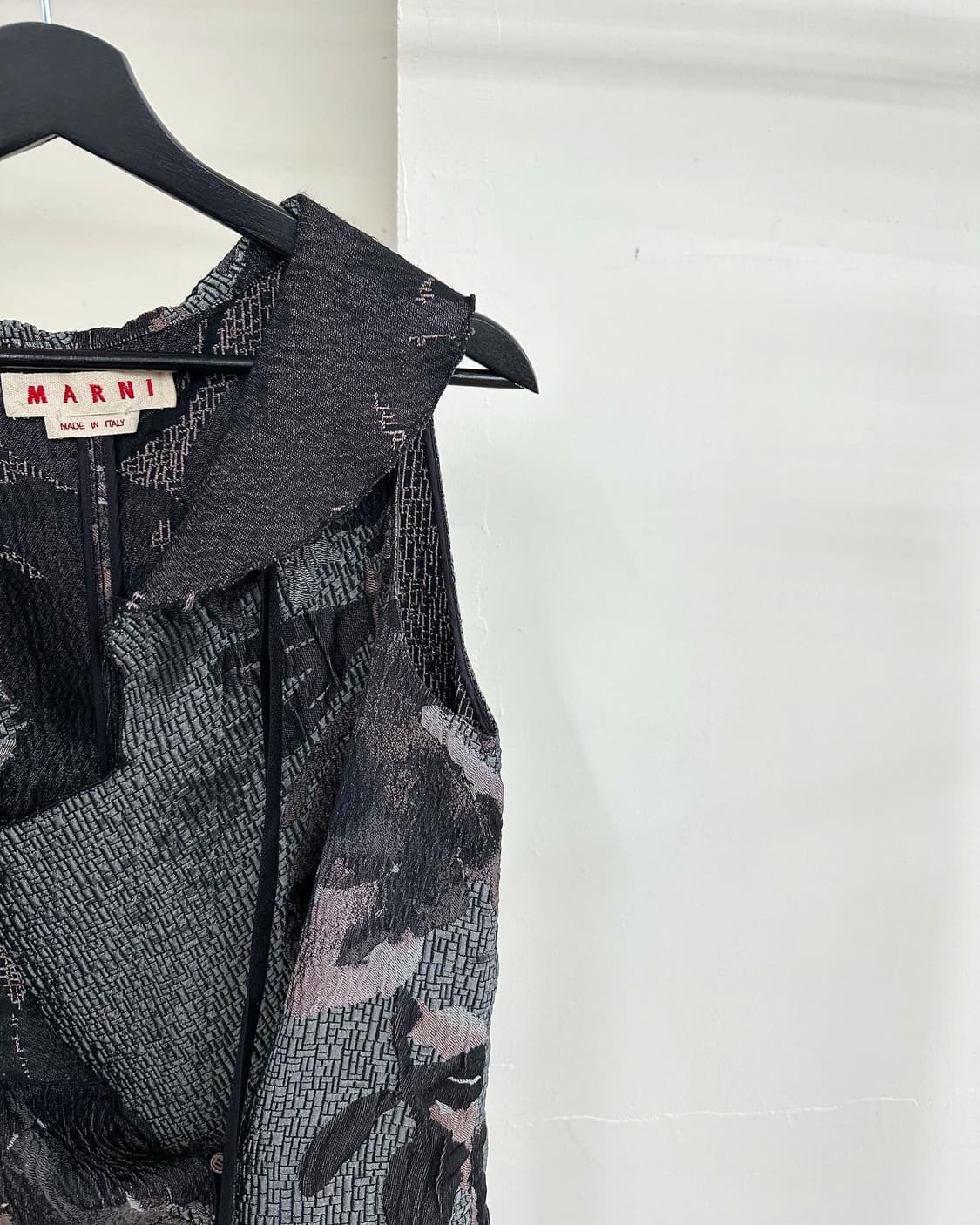 마르니 브라운 프론트 오픈 아세테이트 슬리브리스 자켓  상품이미지4