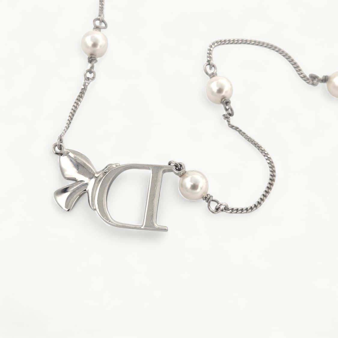 디올 D이니셜 나비 진주 체인 목걸이 상품이미지8