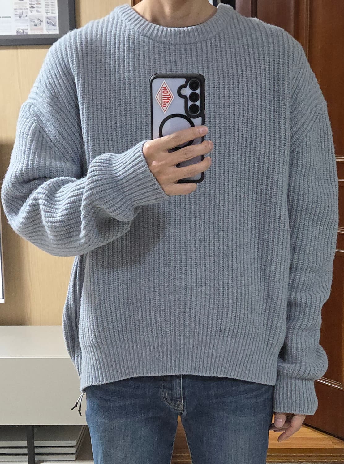 (착샷) 언어펙티드 오버사이즈 크루넥 니트 상품이미지9