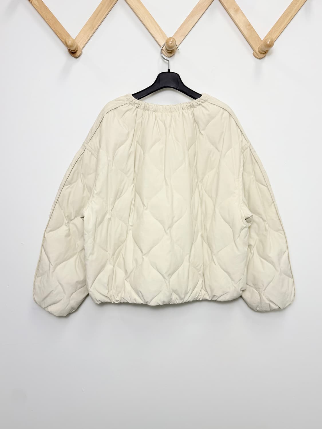 COS 코스 개더드 퀼티드 다운 자켓 상품이미지3