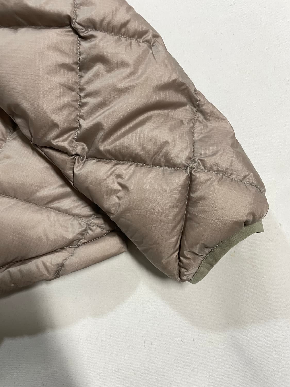 몽벨 재팬 다이아몬드 퀼팅 구스다운 후디드 경량패딩 상품이미지6