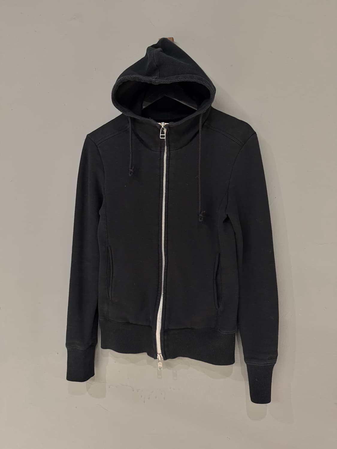 AKM high-neck design hood zip-up 상품이미지5