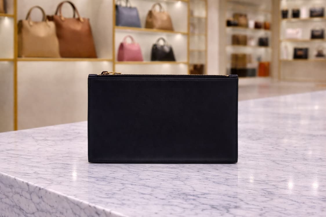 [S급] 생로랑 모노그램 빌 파우치 판매합니다!!! 상품이미지2