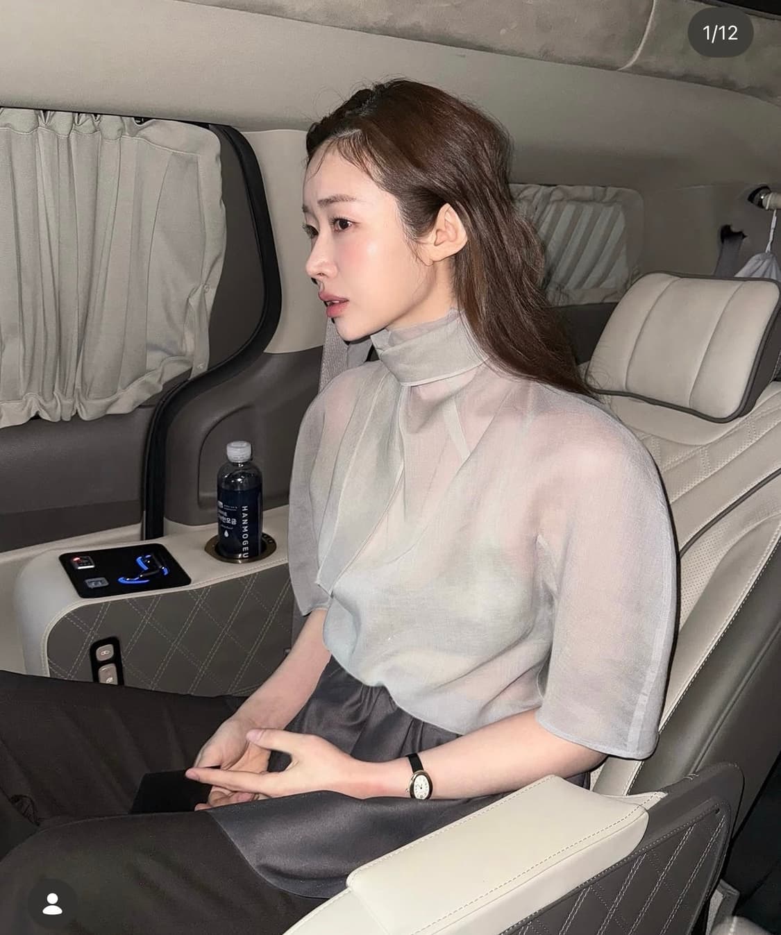 아모멘토 knotted collar top, grey 상품이미지1