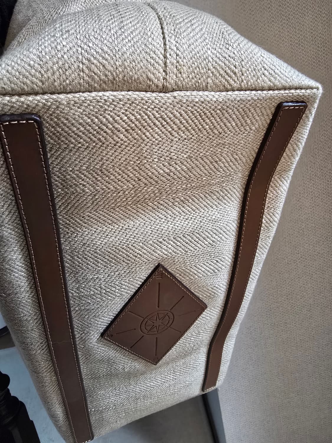 미즈모(Mismo)의 헤링본 토트,숄더백입니다. 상품이미지7