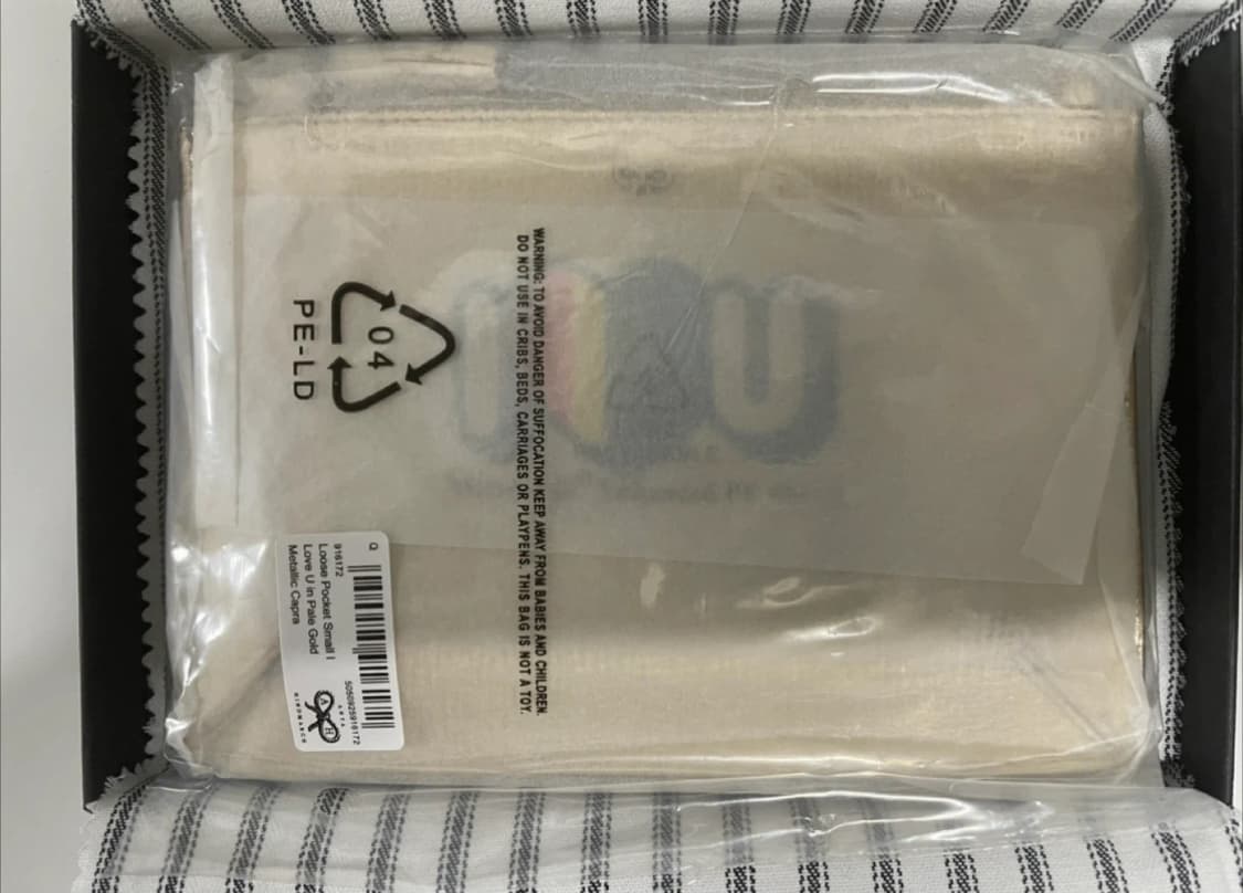 안야 힌드마치(anya hindmarch) 포켓스몰 파우치 (메탈릭골드) 상품이미지3
