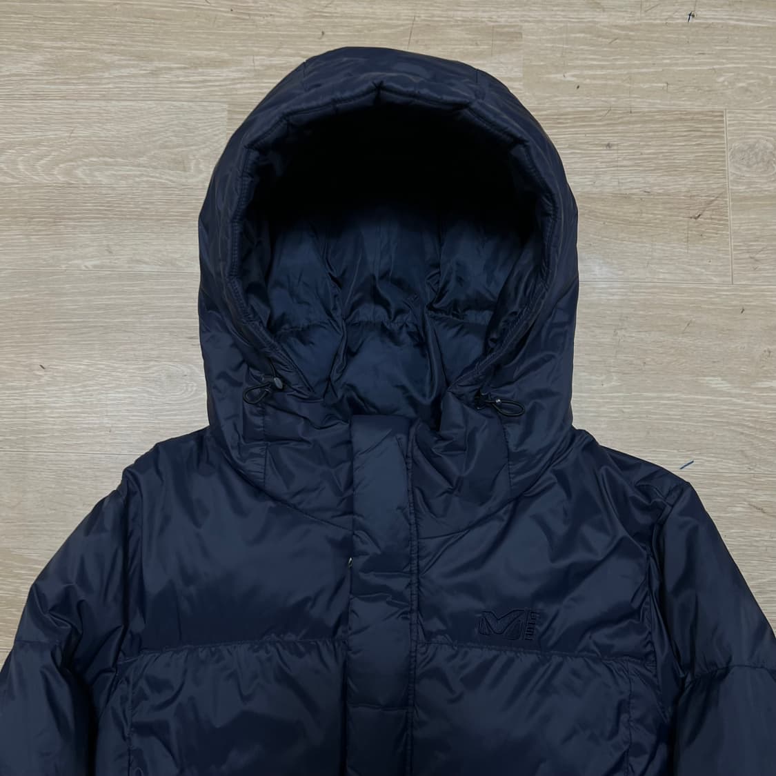 밀레 여성 프랑스 국기 자수로고 후드 롱패딩 점퍼 [네이비] S/90 상품이미지2