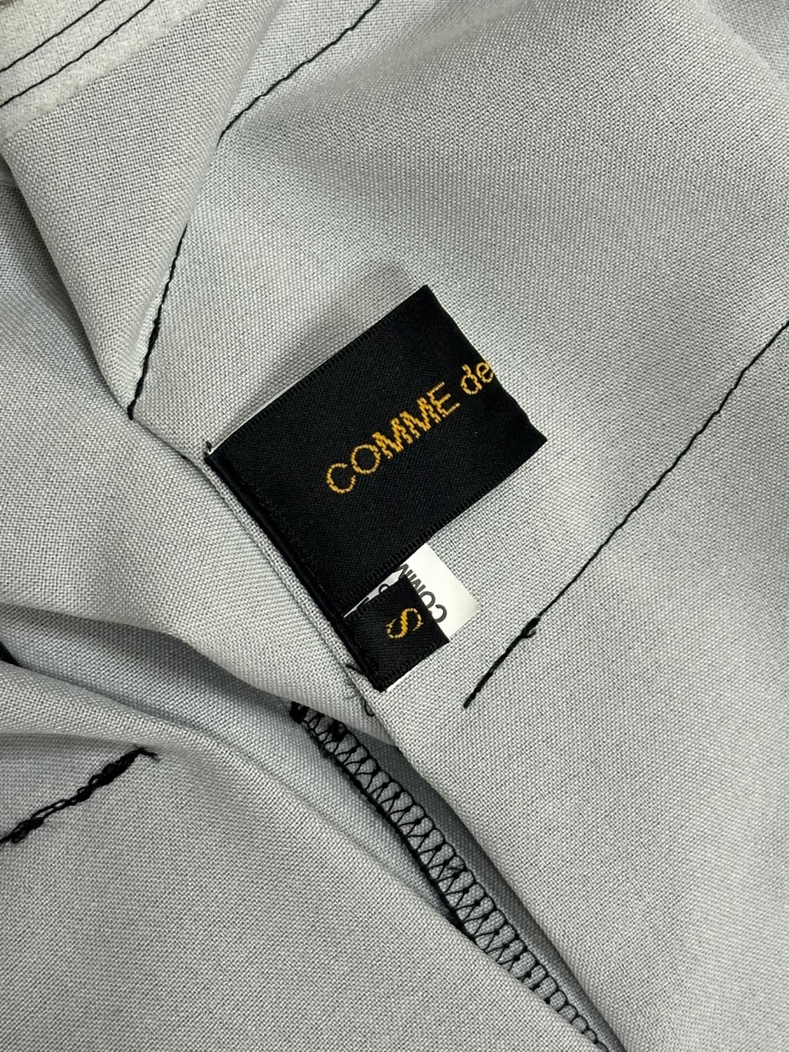 꼼데가르송 23FW 개더드 이펙트 레이어드 블레이저 재킷 상품이미지9