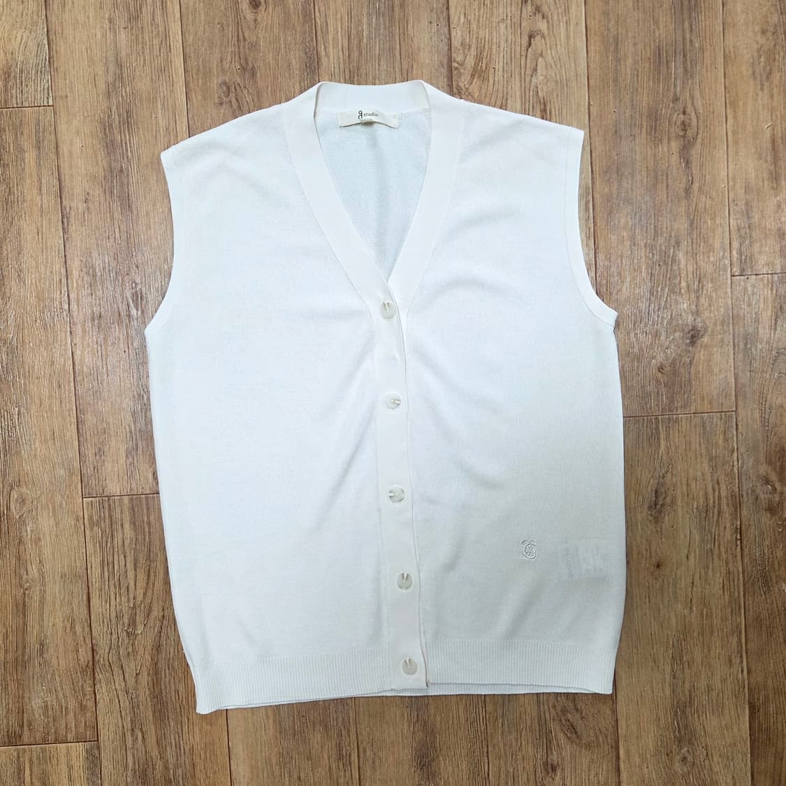 지스튜디오(g studio) V넥 니트베스트탑 55 상품이미지3