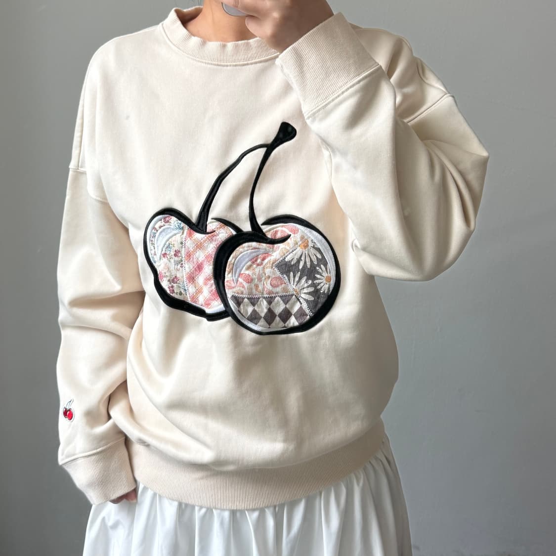 [1] 키르시 체리 맨투맨 상품이미지2