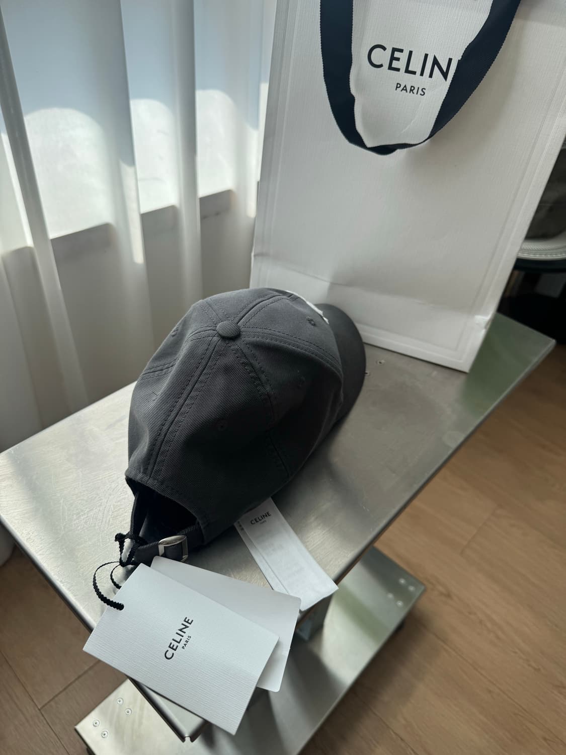 셀린느 트리옹프 베이스볼캡 그레이 L사이즈 / 2회착용 / 풀구성 상품이미지3