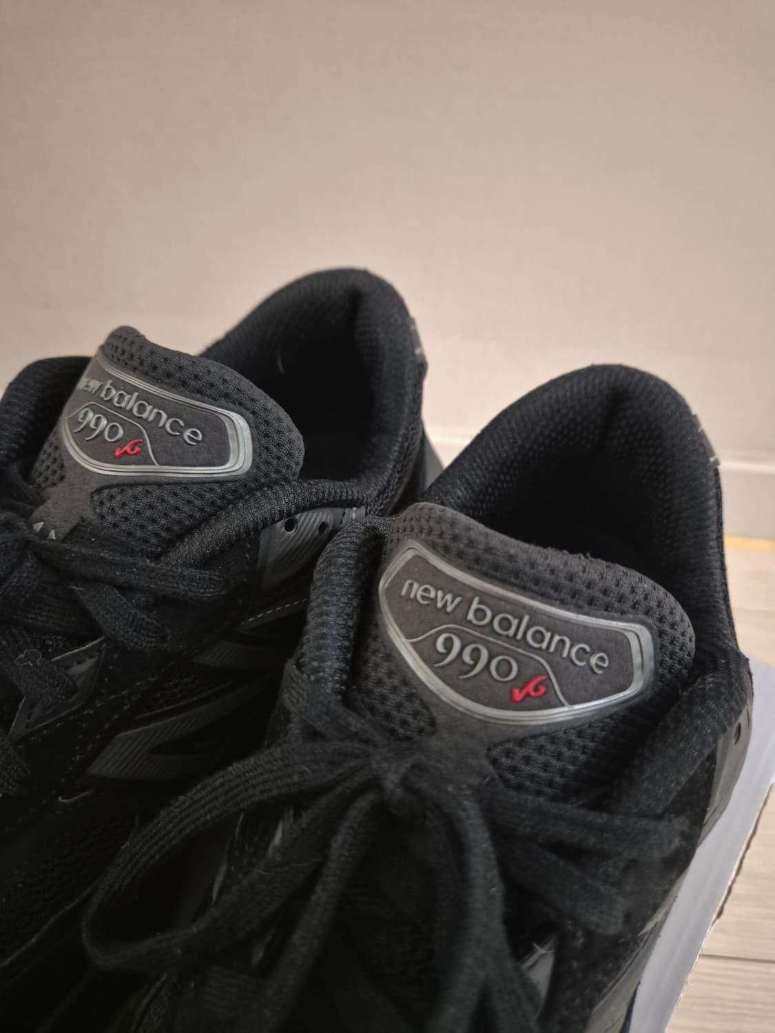 [255] 뉴발란스 990v6 트리플블랙 상품이미지4