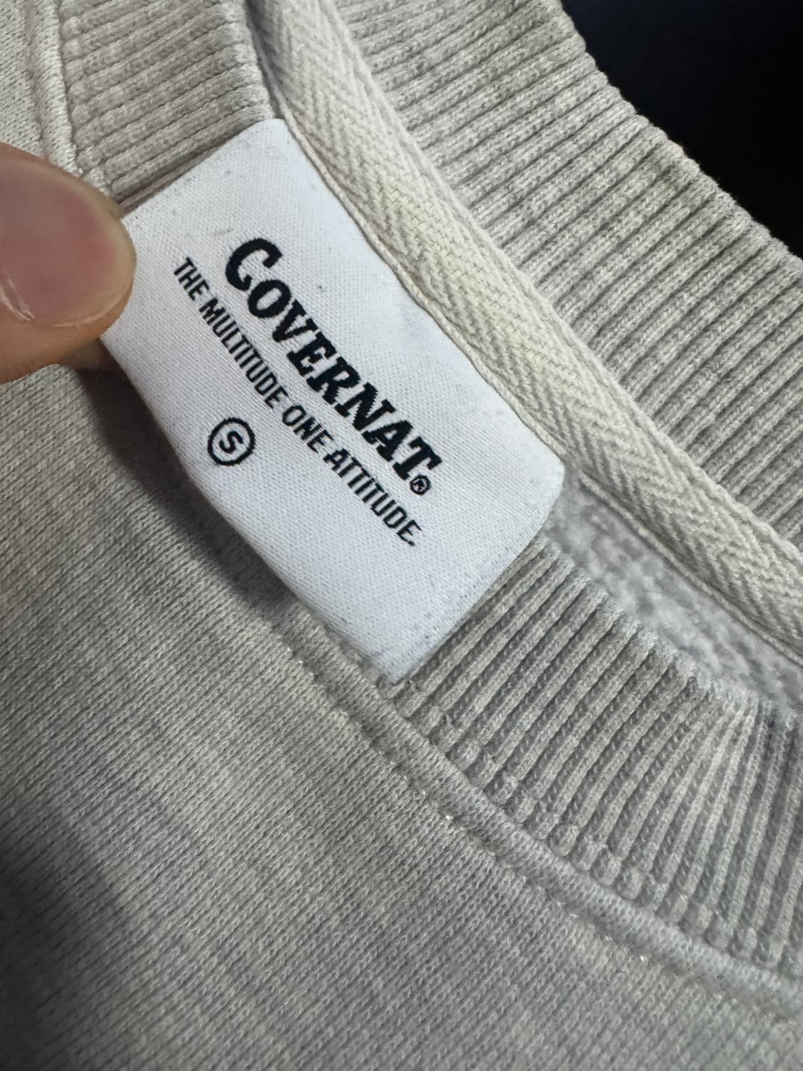 여성 커버낫 스펠아웃 기모 스웻 맨투맨 S 그레이 상품이미지3