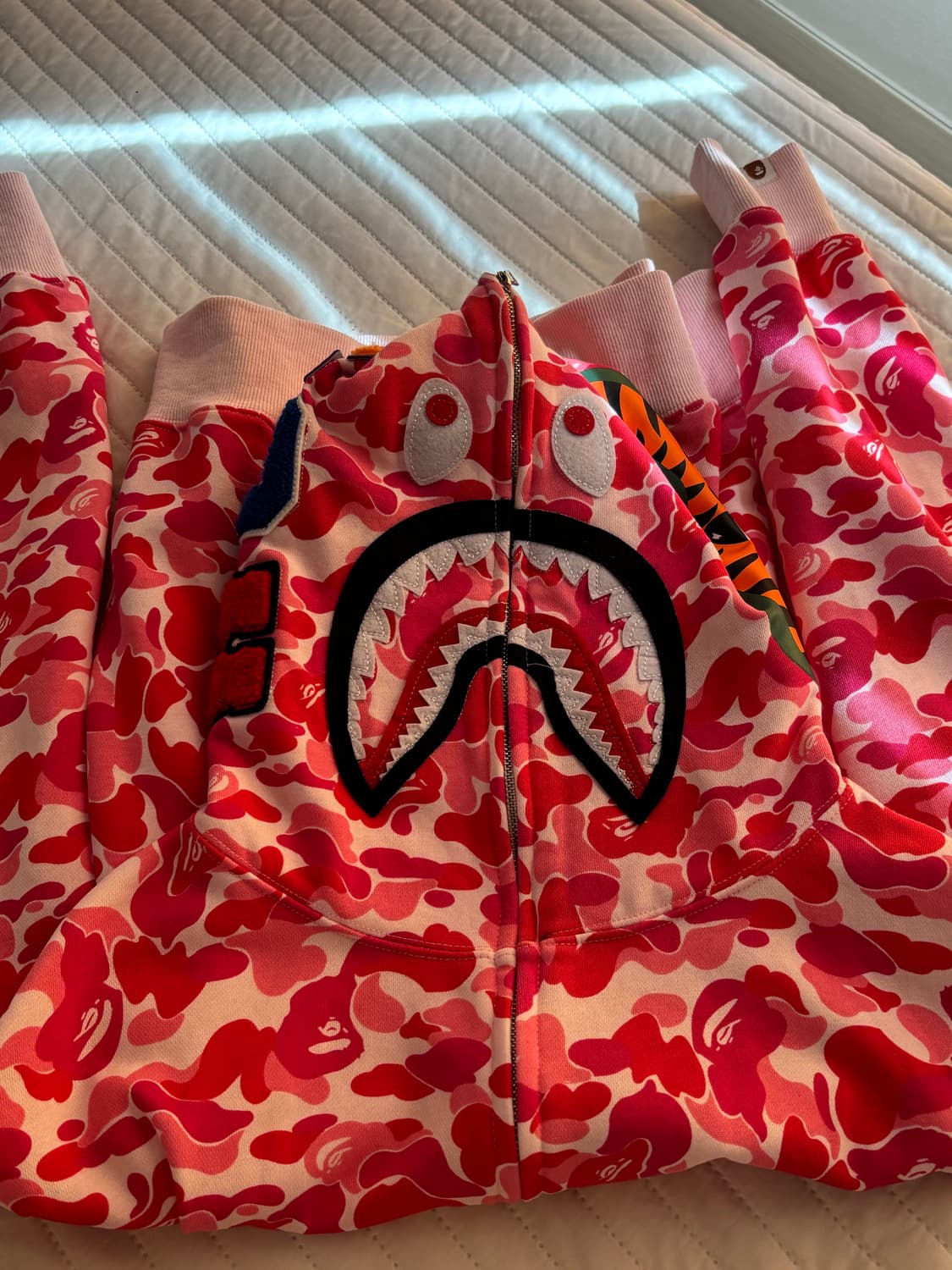 베이프 핑크 후드집업 판매 L사이즈 상품이미지3