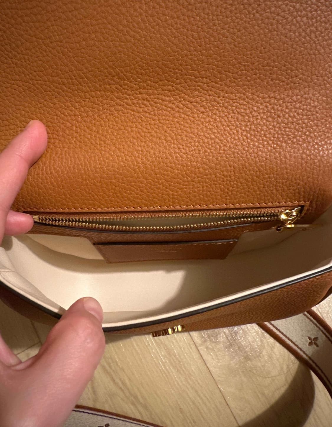 루이비통 퐁네프 소프트 크로스백 pm 상품이미지5