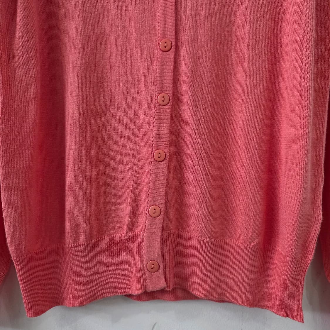 KOBE LETTUCE 코랄핑크 워셔블 라운드 니트 가디건 상품이미지4