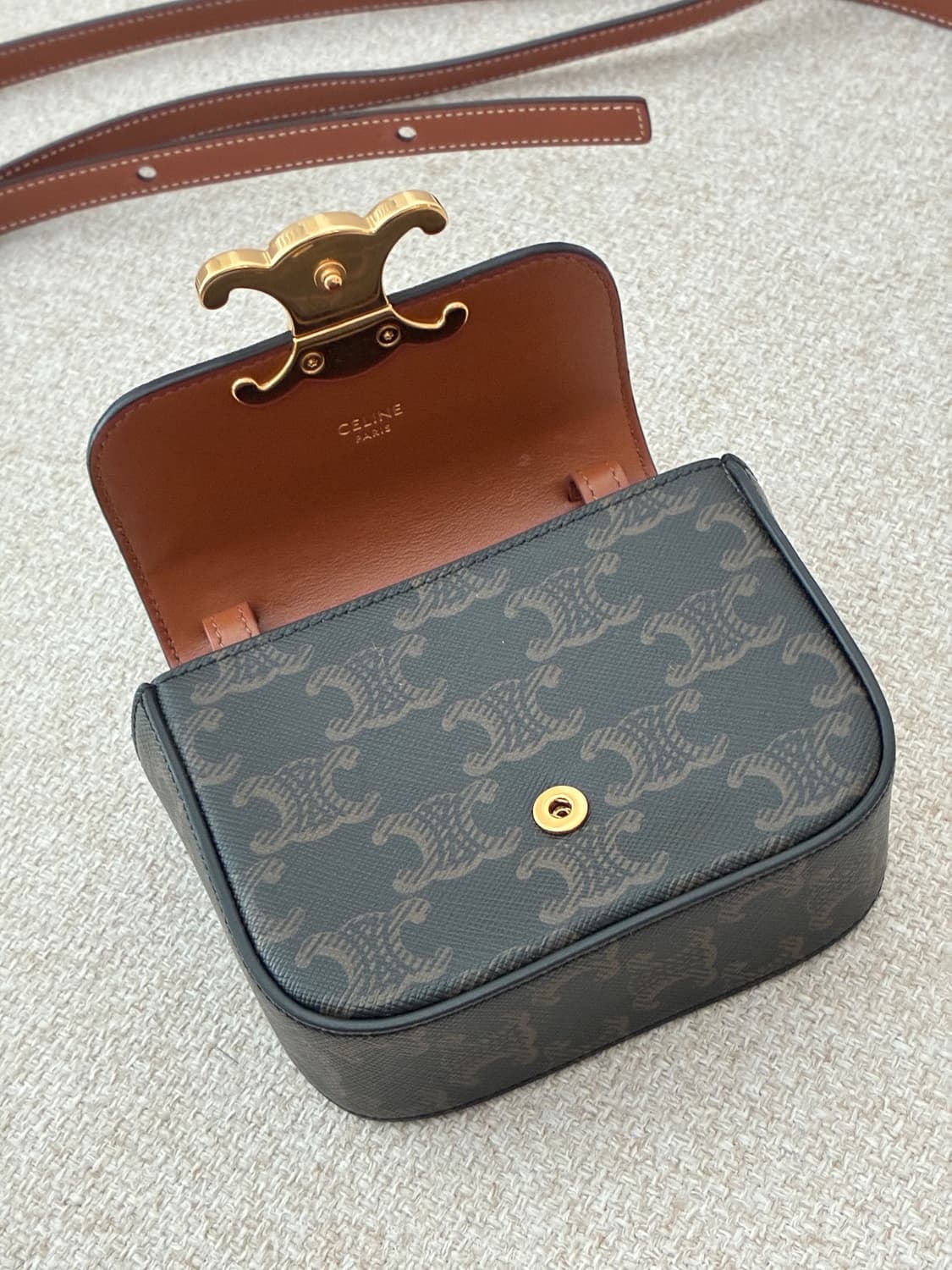 셀린느 트리옹프 미니백 상품이미지6