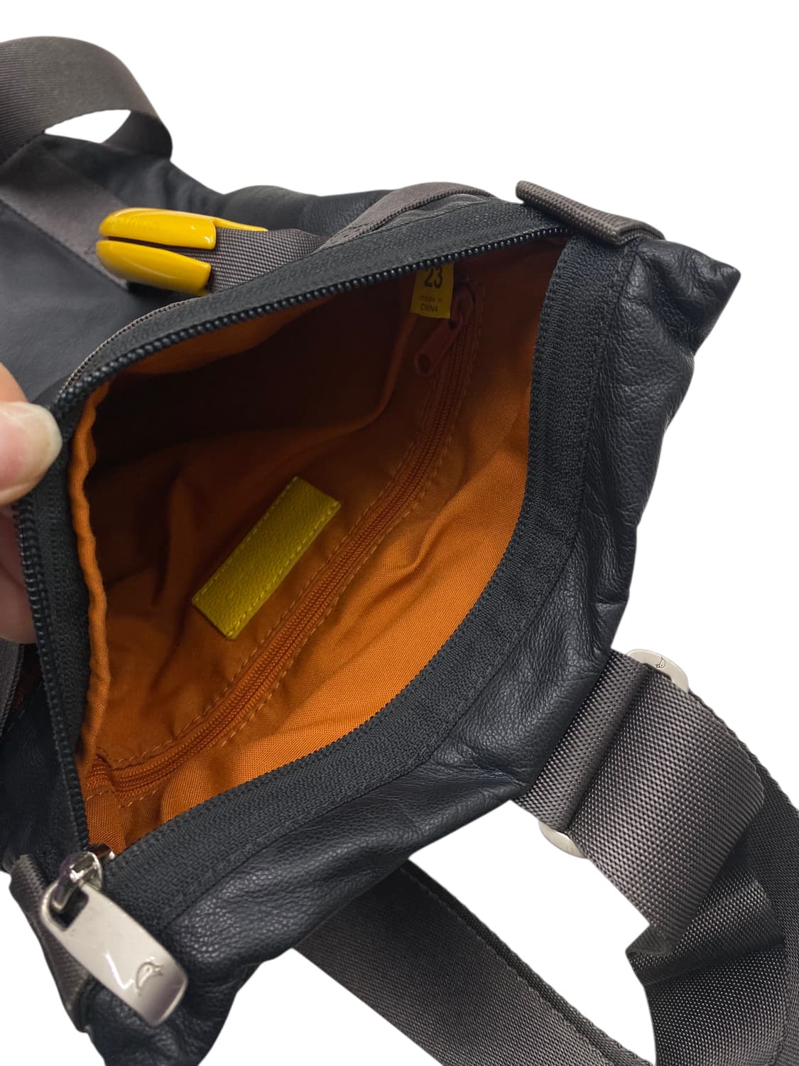 만다리나덕 슬링백 상품이미지3