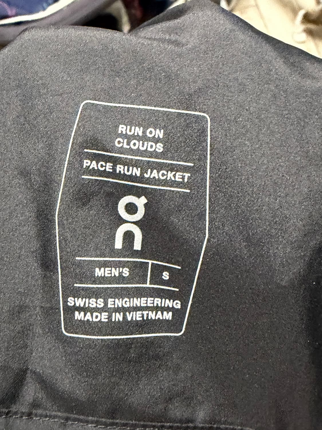 온러닝 페이스 자켓 블랙 리마 S 판매 상품이미지3