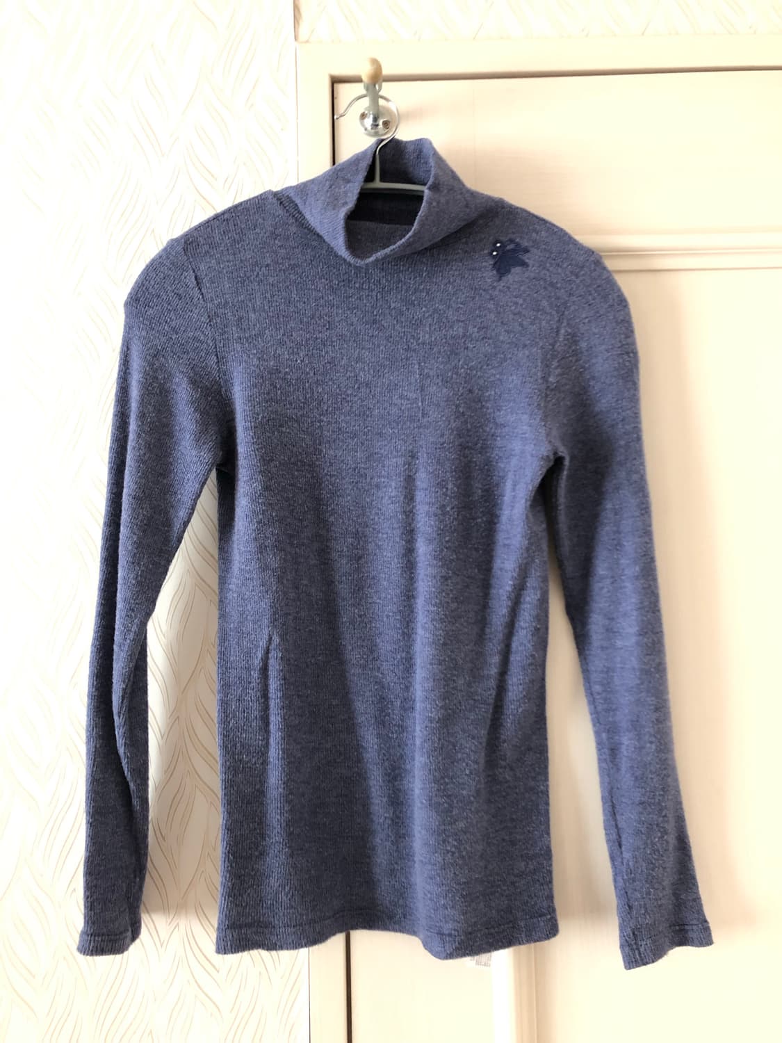 빈티지 나비 터틀넥 니트 상품이미지2