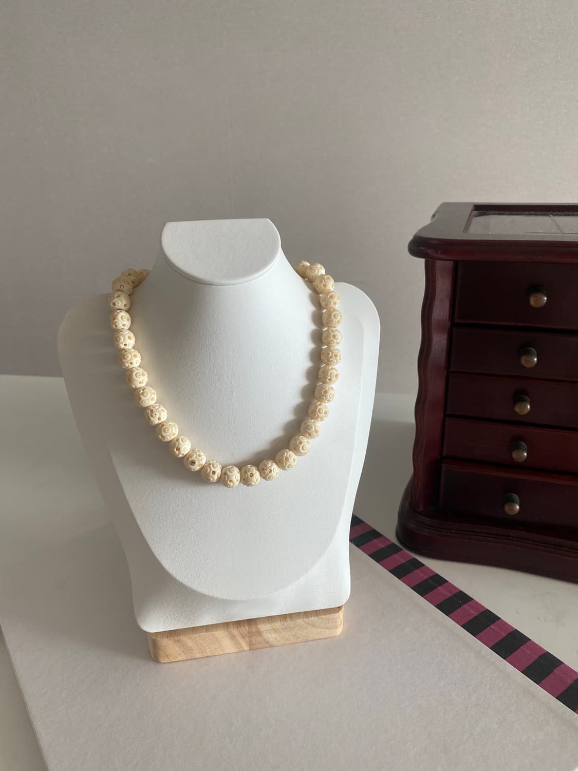 빈티지 조각 아이보리 목걸이 상품이미지1