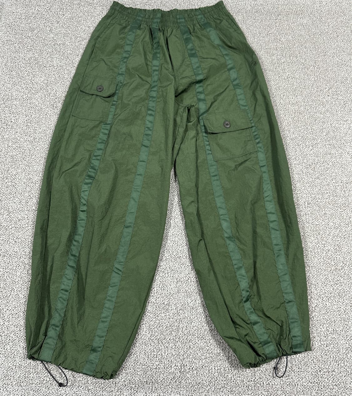 택있는새상품. 트래블 나일론 벌룬팬츠 L사이즈 상품이미지2