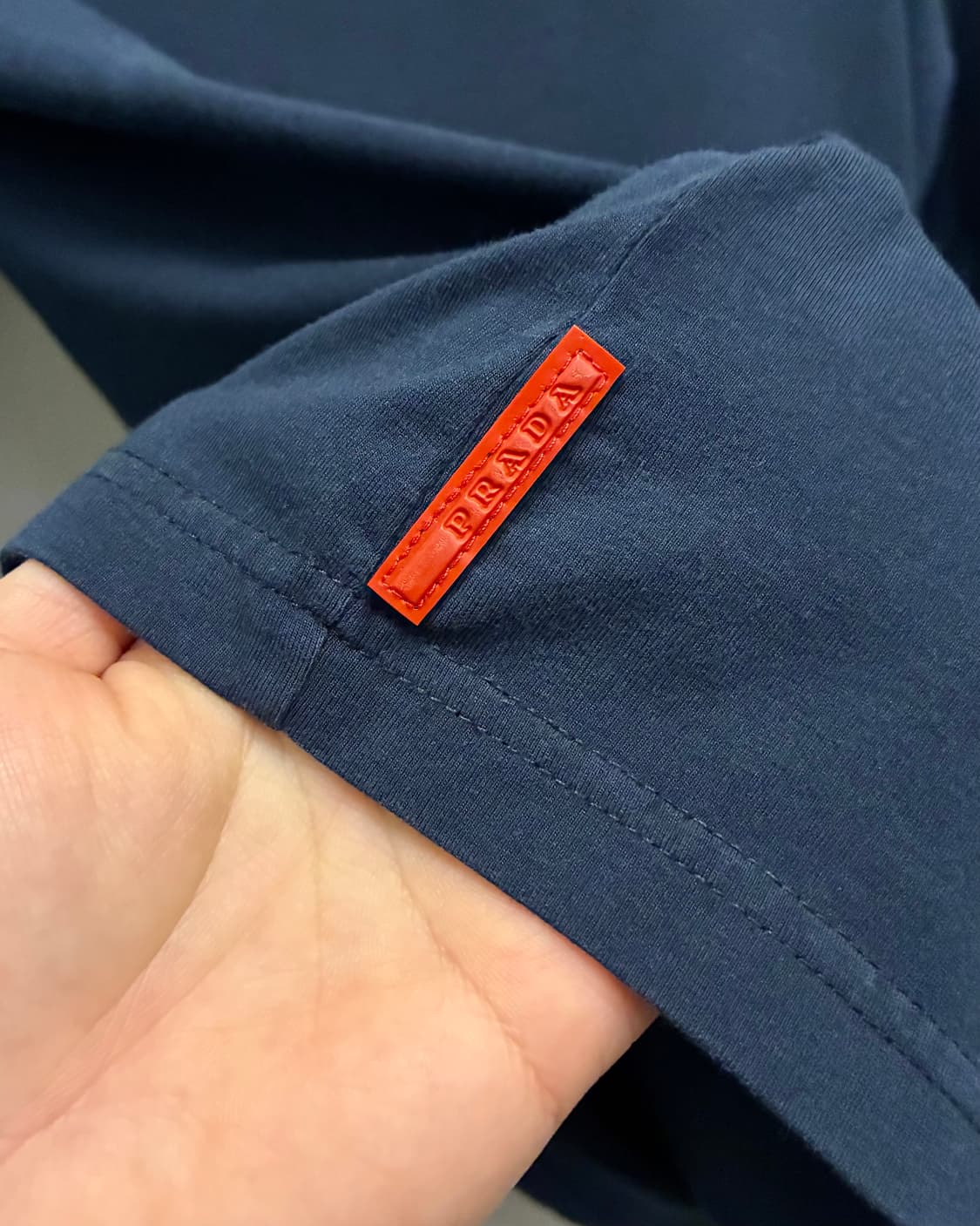 (S~M)PRADA 프라다 레드탭 테크니컬 포켓 롱슬리브 티셔츠 상품이미지9