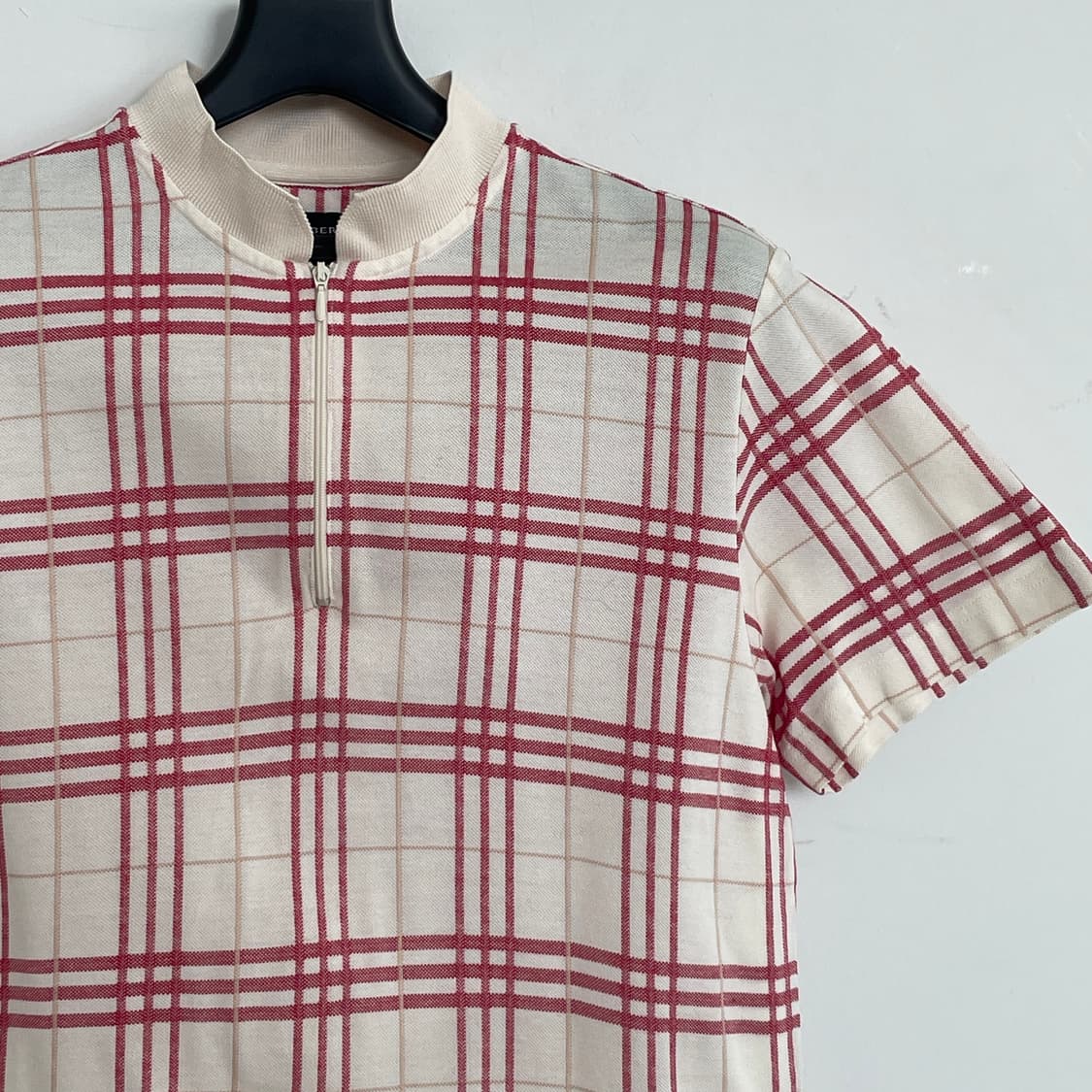 버버리 레드 체크 쿼터 집업 반팔 티셔츠 상품이미지3