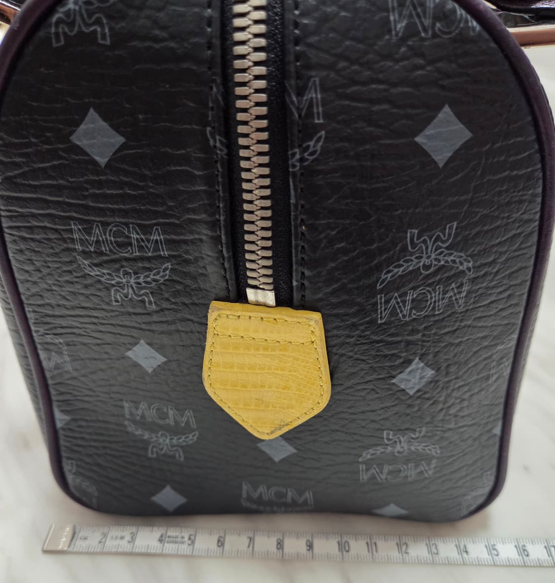 MCM 비세토스 라이언 프린트 보스턴백 상품이미지4