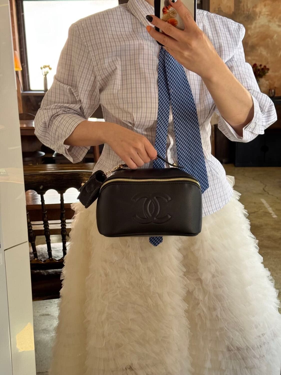 샤넬 큰 화장품 파우치 겸 핸드백 상품이미지4